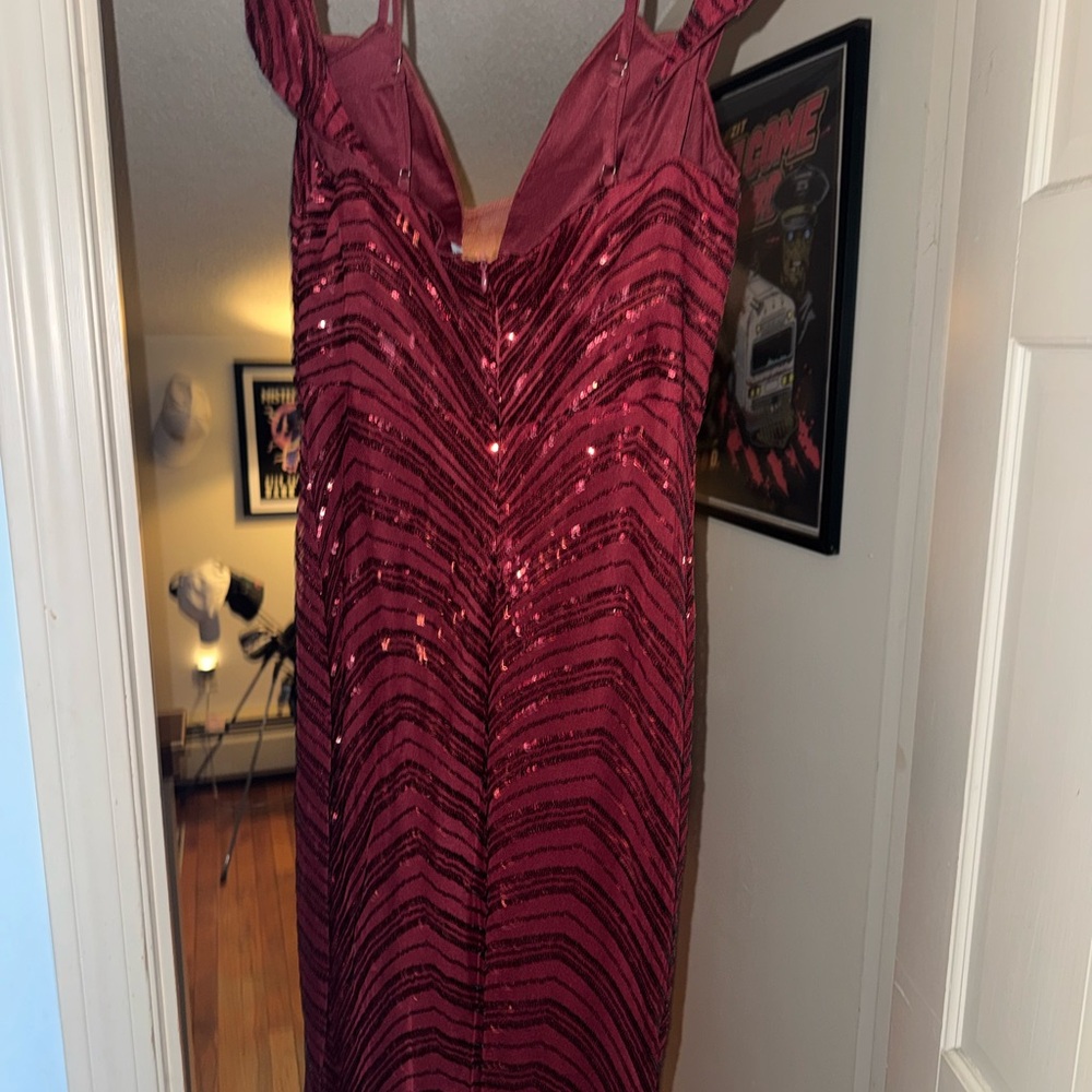 Glamorous mermaid Burgundy Sequin Prom or wedding formal dress - Picture 9 of 12